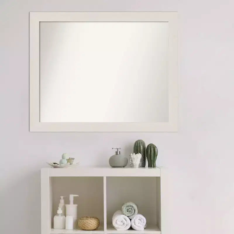 Specchio da parete stretto rustico bianco con cornice in polistirene, 32" x 26": montaggio a parete -