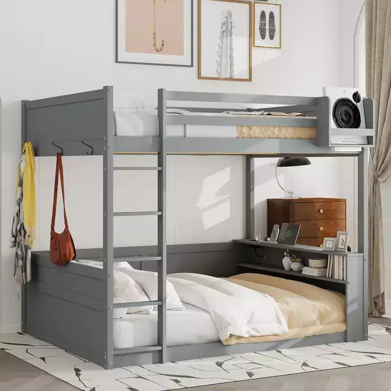 Letto a castello in legno queen size con ripiani portaoggetti, contenitore, luce a LED e stazione di ricarica USB