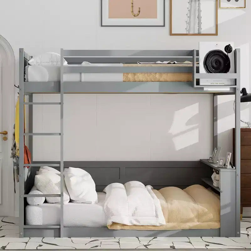 Letto a castello in legno queen size con ripiani portaoggetti, contenitore, luce a LED e stazione di ricarica USB