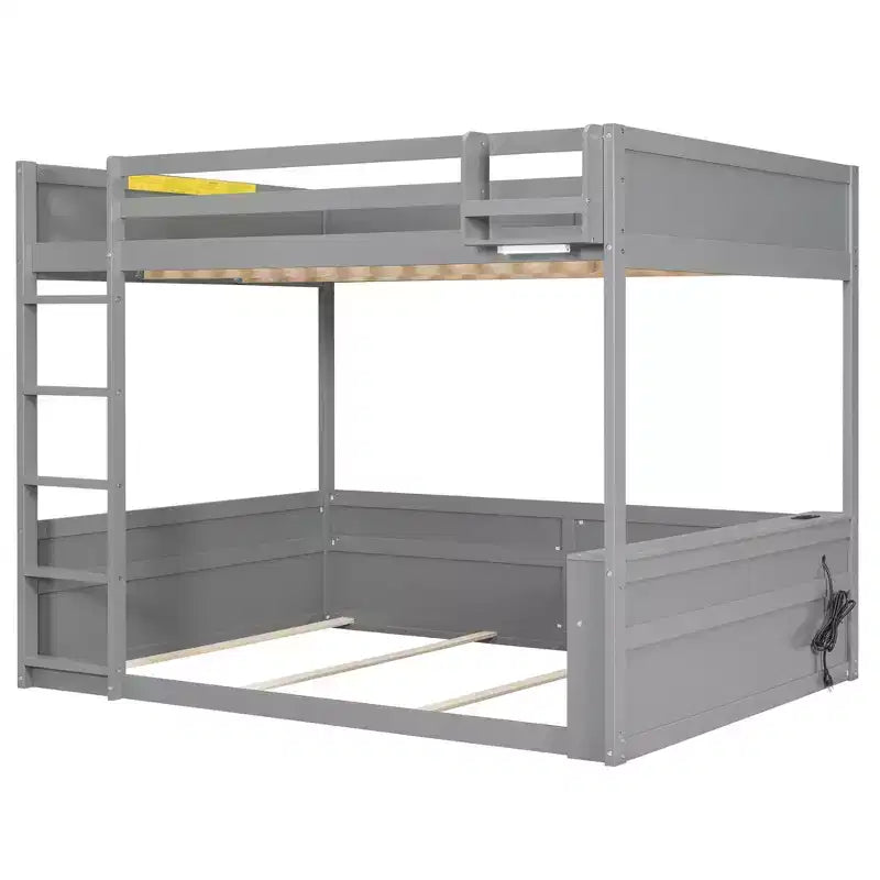 Letto a castello in legno queen size con ripiani portaoggetti, contenitore, luce a LED e stazione di ricarica USB