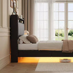 Struttura letto flottante Queen/Full Size con luci LED e stazione di ricarica, struttura letto imbottita in pelle con testiera, nero, bianco