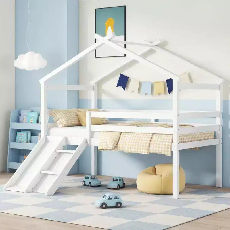 Letto a soppalco basso per bambini con scivolo, scaletta, spondine di sicurezza e struttura a casetta, per la cameretta